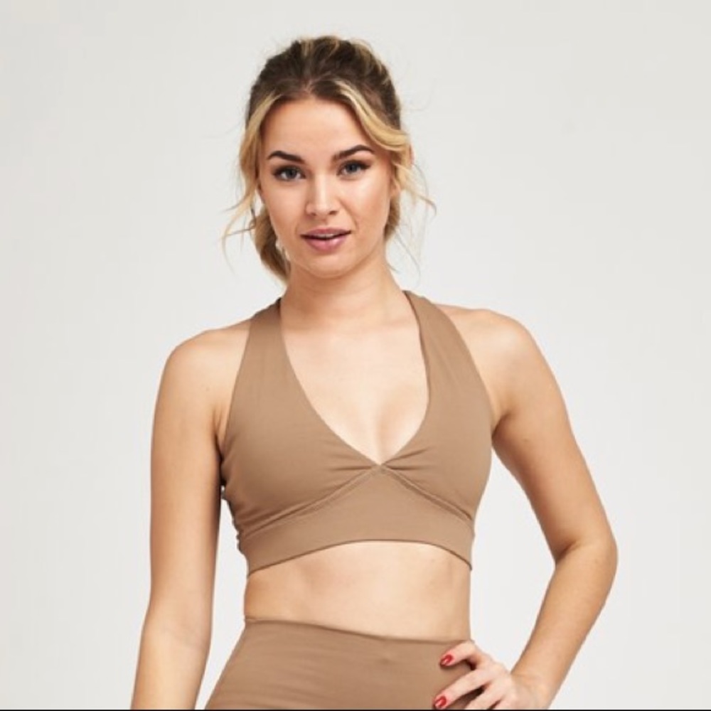 Luxe Crossover Sports Bra